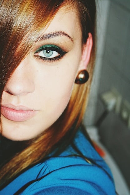 Winged Eyeliner Perfection: Mastering the Classic Look for 2025