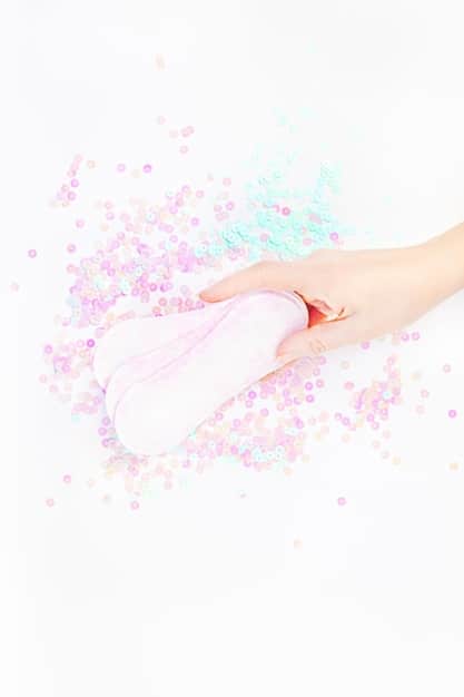 Spring Nail Trends 2025: Pastel Colors & Geometric Designs