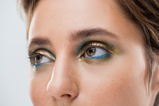 Mastering the Cut Crease: Your Ultimate Tutorial for a Dramatic Eye Look
